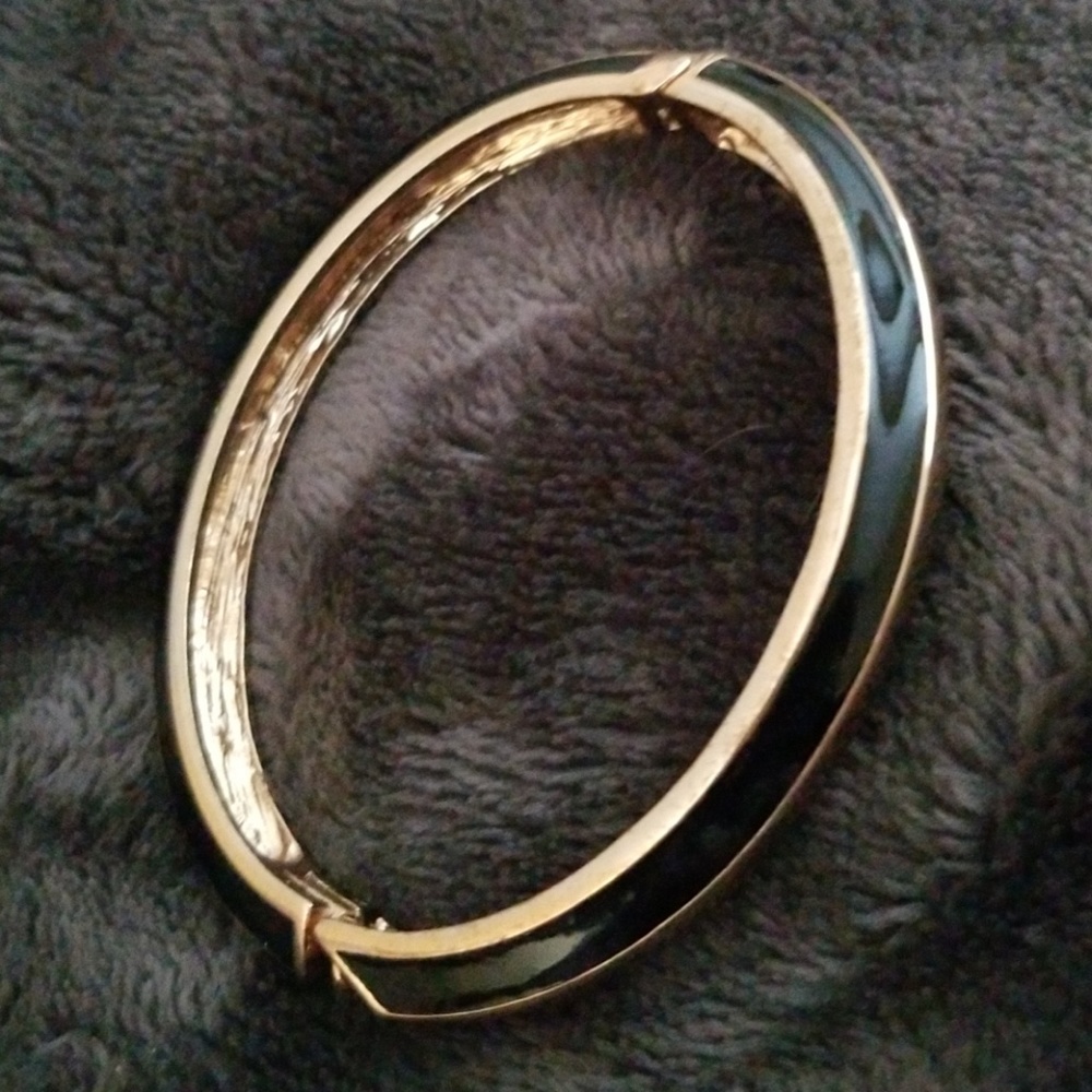 3/$25  Gold & Black hinged bangle bracelet